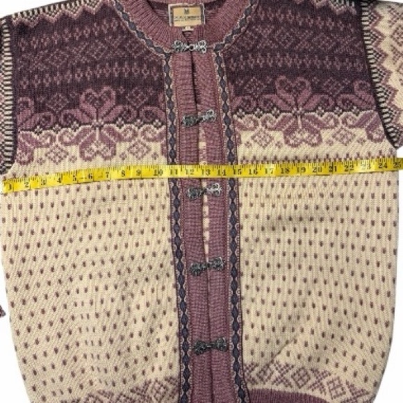 Dale of Norway Vintage Dale Classic Mauve, Ivory, Plum Cardigan (1988-1996). - Picture 8 of 15